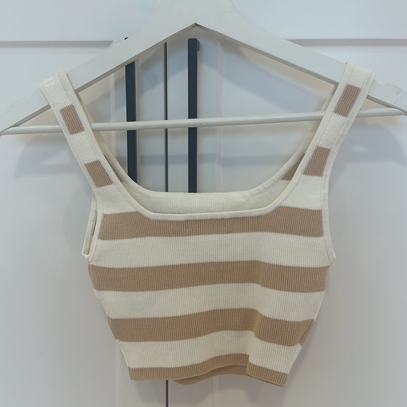 Babaton Sculpt Knit Square Neck Crop Top - Picture 4 of 6